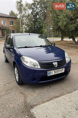 Хетчбек Dacia Sandero 2009 в Глобиному