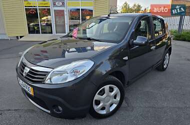 Хетчбек Dacia Sandero 2009 в Полтаві