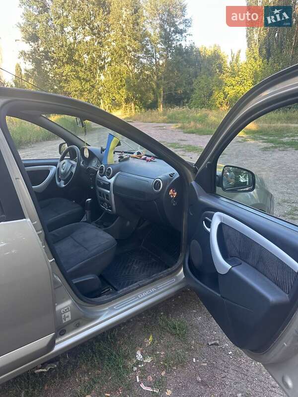 Хетчбек Dacia Sandero 2009 в Києві