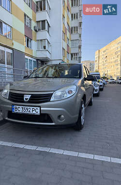 Хэтчбек Dacia Sandero 2009 в Львове