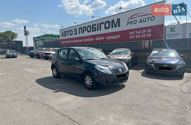Хетчбек Dacia Sandero 2010 в Запоріжжі