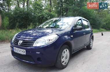 Хетчбек Dacia Sandero 2009 в Вінниці
