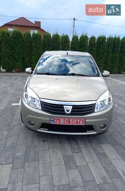 Хетчбек Dacia Sandero 2008 в Луцьку