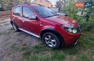 Хэтчбек Dacia Sandero 2011 в 