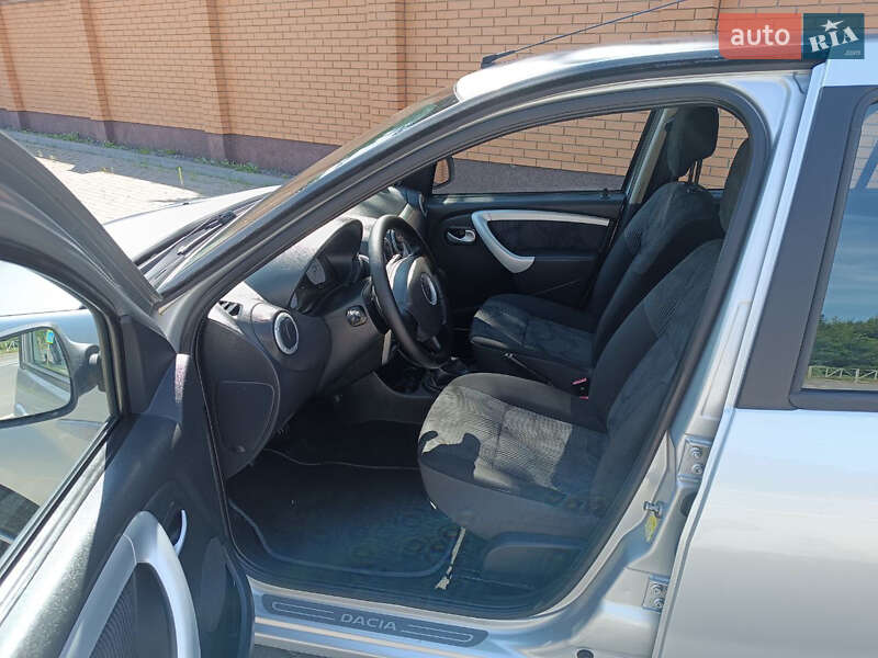 Хэтчбек Dacia Sandero 2009 в Красилове