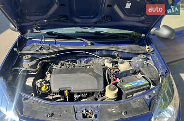Хэтчбек Dacia Sandero 2009 в 