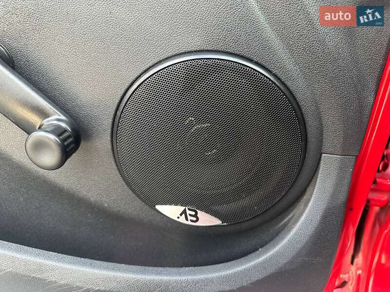 Хэтчбек Dacia Sandero 2009 в Полтаве