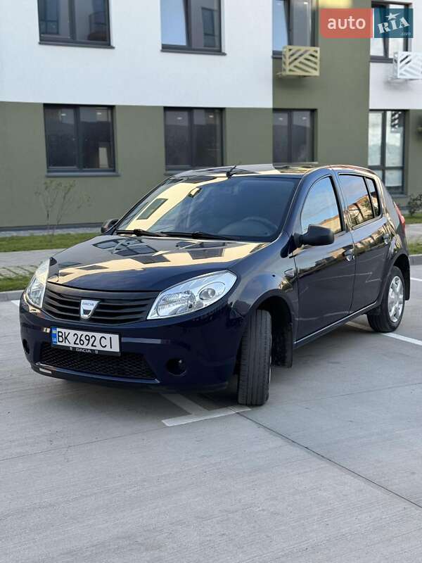 Хетчбек Dacia Sandero 2010 в Рівному