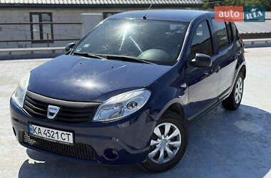 Хетчбек Dacia Sandero 2009 в Києві