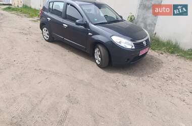 Хетчбек Dacia Sandero 2009 в Конотопі