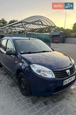 Хетчбек Dacia Sandero 2009 в Рівному