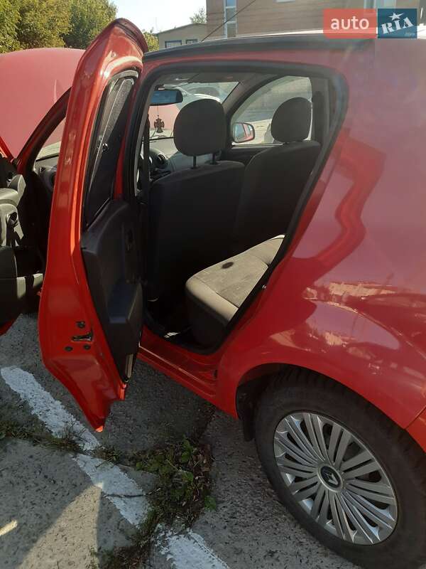 Хетчбек Dacia Sandero 2009 в Полтаві