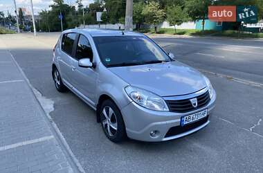 Хетчбек Dacia Sandero 2009 в Лебедині