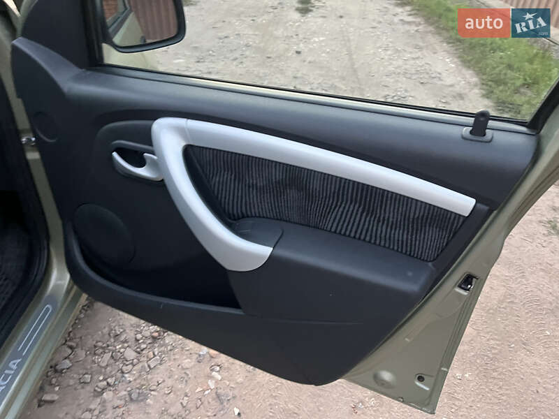 Хетчбек Dacia Sandero 2008 в Охтирці