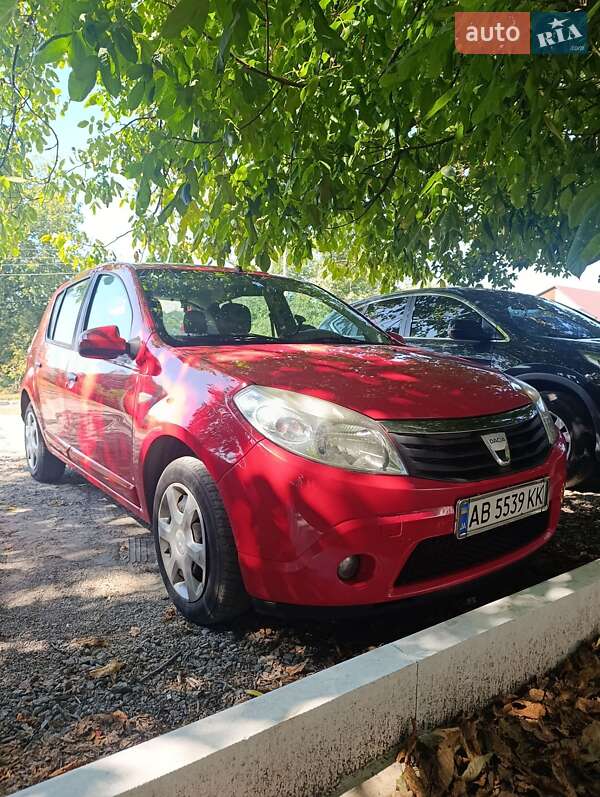 Хетчбек Dacia Sandero 2008 в Вінниці