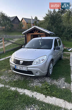 Хэтчбек Dacia Sandero 2008 в Лазещине