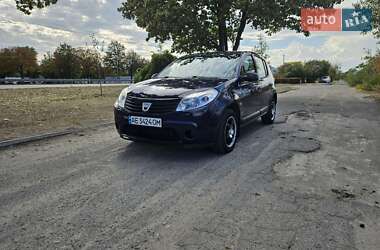 Хетчбек Dacia Sandero 2010 в Дніпрі