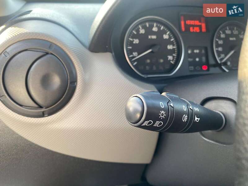 Хэтчбек Dacia Sandero 2010 в Львове