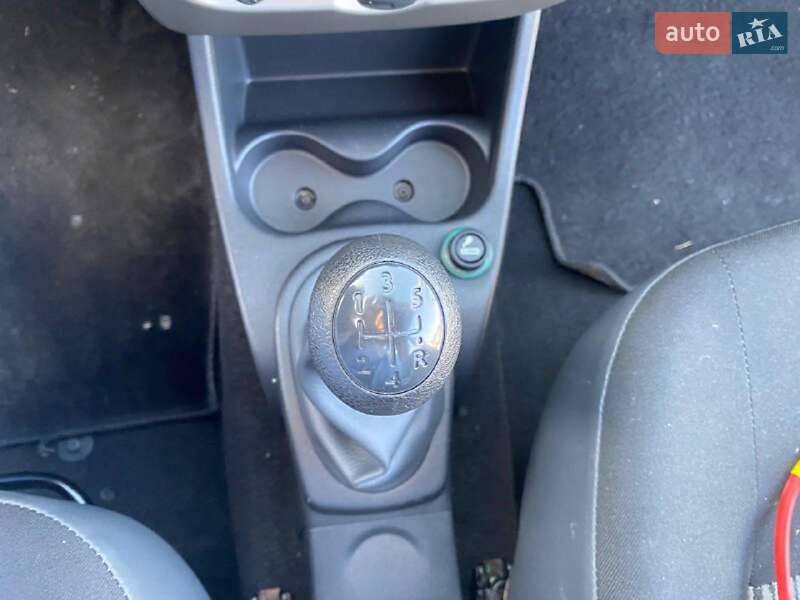Хэтчбек Dacia Sandero 2010 в Львове