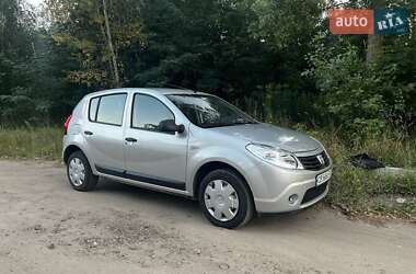 Хэтчбек Dacia Sandero 2008 в Чернигове