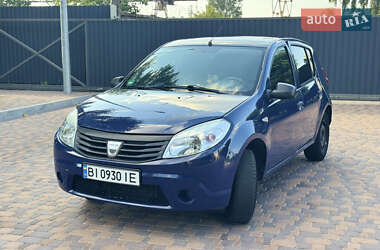 Хэтчбек Dacia Sandero 2009 в 
