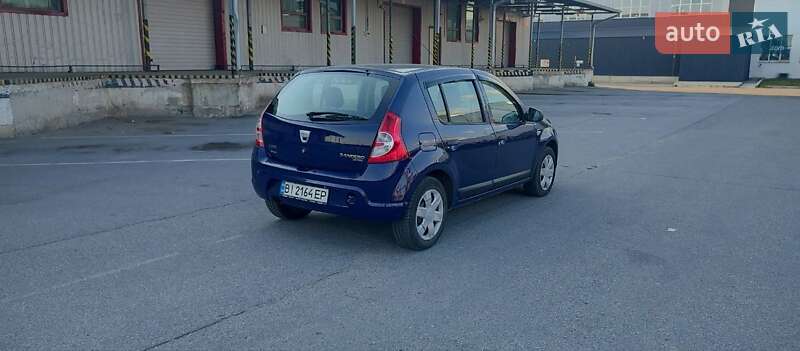 Хэтчбек Dacia Sandero 2009 в Полтаве фото 6 Хэтчбек Dacia Sandero 2009 в Полтаве