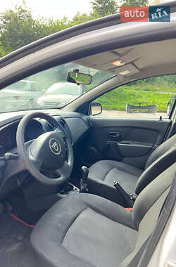 Хэтчбек Dacia Sandero 2015 в 