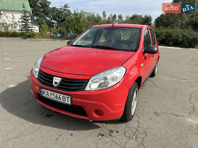 Хэтчбек Dacia Sandero 2009 в Киеве