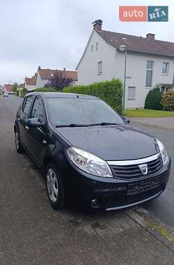 Хэтчбек Dacia Sandero 2009 в Сумах