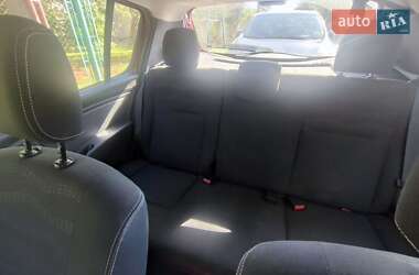 Хэтчбек Dacia Sandero 2011 в 
