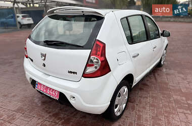 Хэтчбек Dacia Sandero 2009 в 