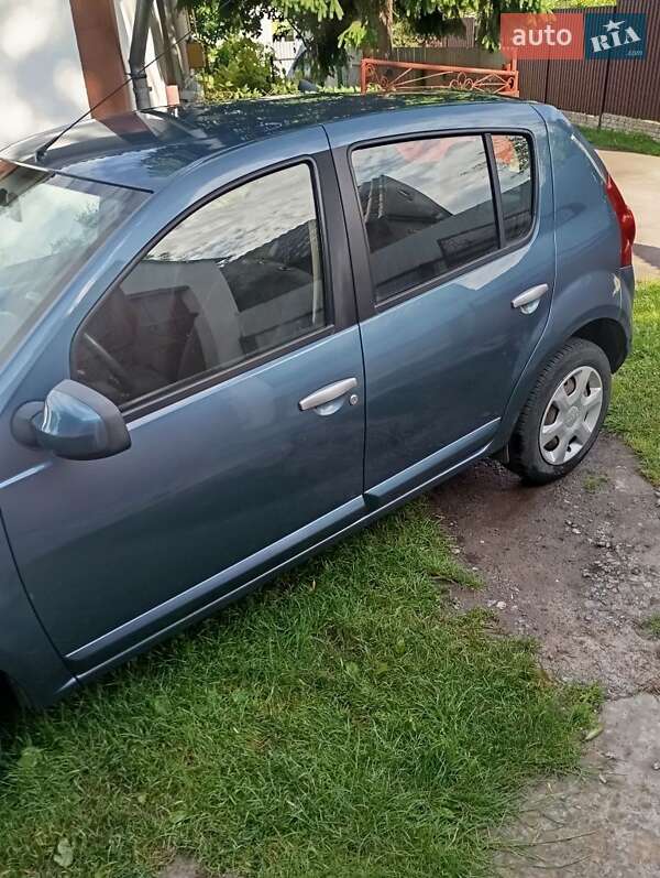 Хетчбек Dacia Sandero 2011 в Горохові фото 4 Хетчбек Dacia Sandero 2011 в Горохові