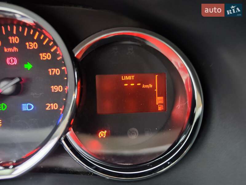 Хэтчбек Dacia Sandero 2015 в Львове
