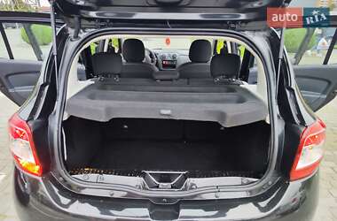 Хэтчбек Dacia Sandero 2015 в 