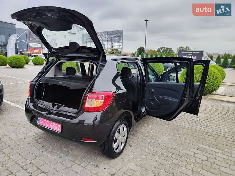 Хэтчбек Dacia Sandero 2015 в Львове