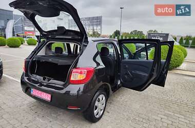 Хэтчбек Dacia Sandero 2015 в 