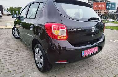 Хэтчбек Dacia Sandero 2015 в 