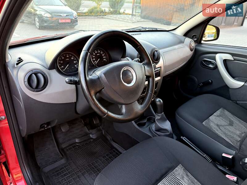 Хэтчбек Dacia Sandero 2009 в Виннице