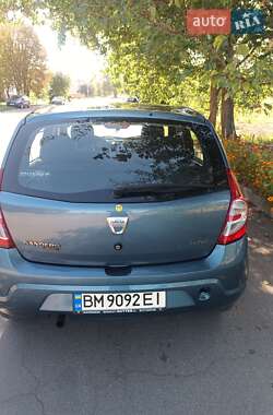 Хэтчбек Dacia Sandero 2009 в 
