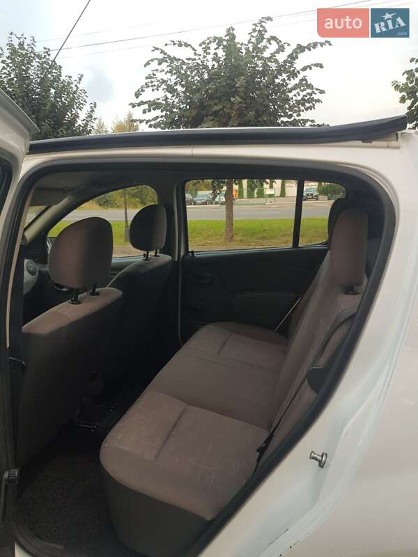 Хетчбек Dacia Sandero 2009 в Луцьку