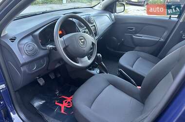 Хэтчбек Dacia Sandero 2015 в 