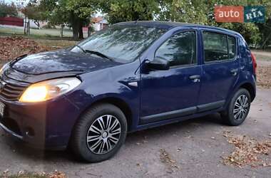 Хетчбек Dacia Sandero 2010 в Черкасах