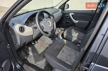 Хэтчбек Dacia Sandero 2008 в 