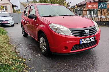 Хэтчбек Dacia Sandero 2009 в 