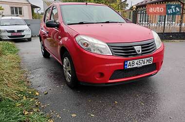 Хэтчбек Dacia Sandero 2009 в 