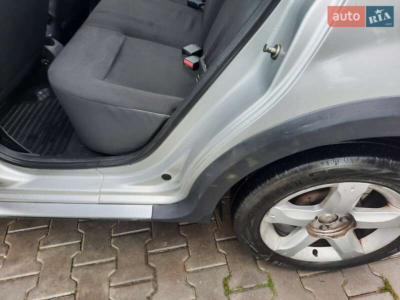 Хетчбек Dacia Sandero 2011 в Чернівцях