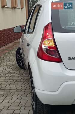 Хэтчбек Dacia Sandero 2009 в 