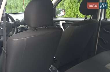 Хэтчбек Dacia Sandero 2009 в 