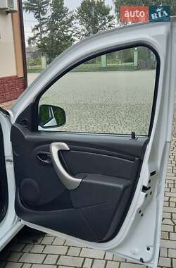 Хэтчбек Dacia Sandero 2009 в 