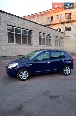 Хэтчбек Dacia Sandero 2009 в Конотопе